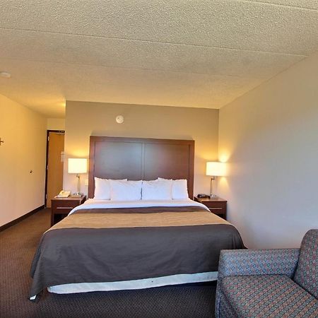 Comfort Inn & Suites Madison - Airport Buitenkant foto